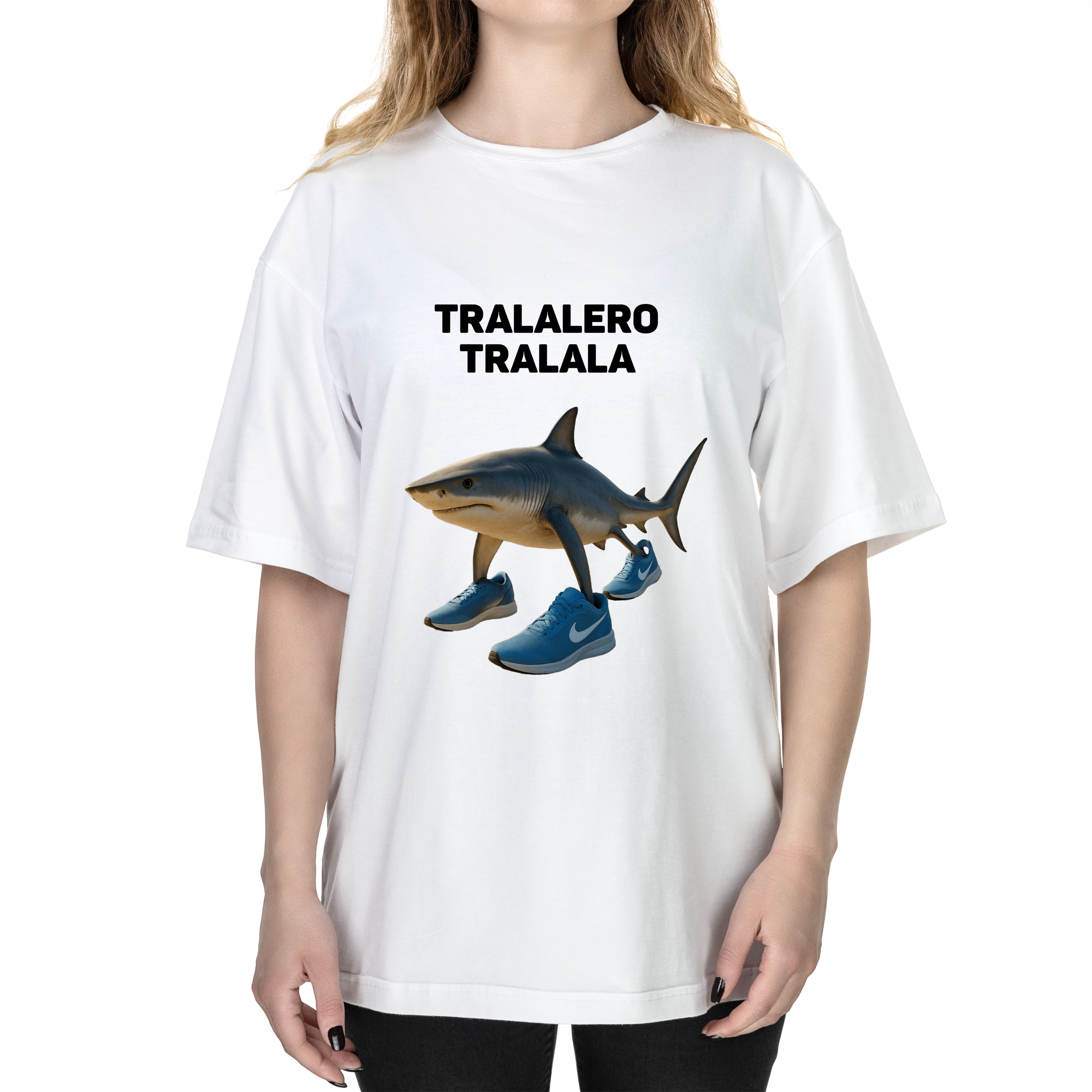Футболка жіноча оверсайз біла бавовна/еластан А3 розміру Tralalero Tralala XL - фото 1 Футболка жіноча оверсайз біла бавовна/еластан А3 розміру Tralalero Tralala XL - фото 1 - Футболки